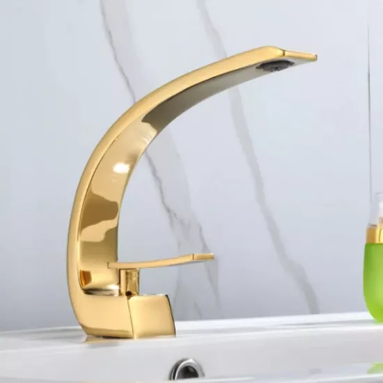 خلاط مغسلة ذهبي بتصميم كوبرا مودرن