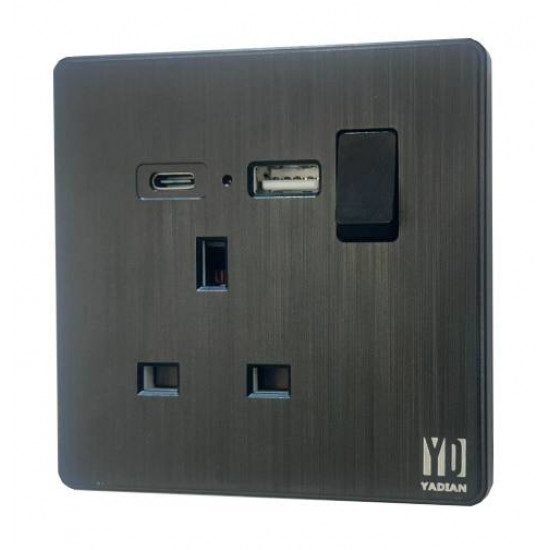 فيش 13 امبير مع USB عدد2 - أسود بيانو