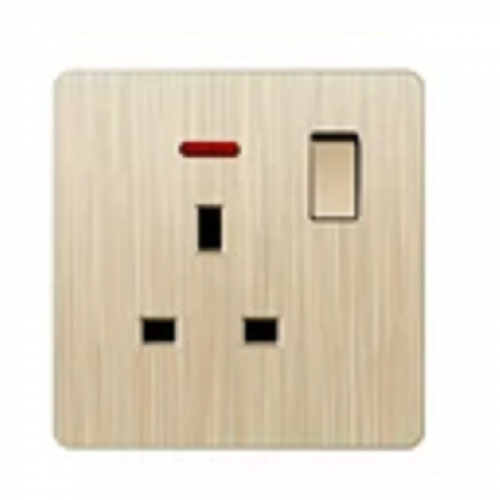 فيش 13 أمبير ولمية - ذهبي بيانو