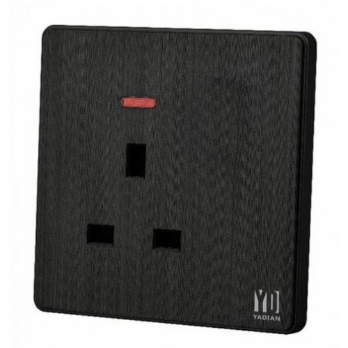 فيش 13 أمبير ولمبة بـــــدون مفتاح - أسود بيانو