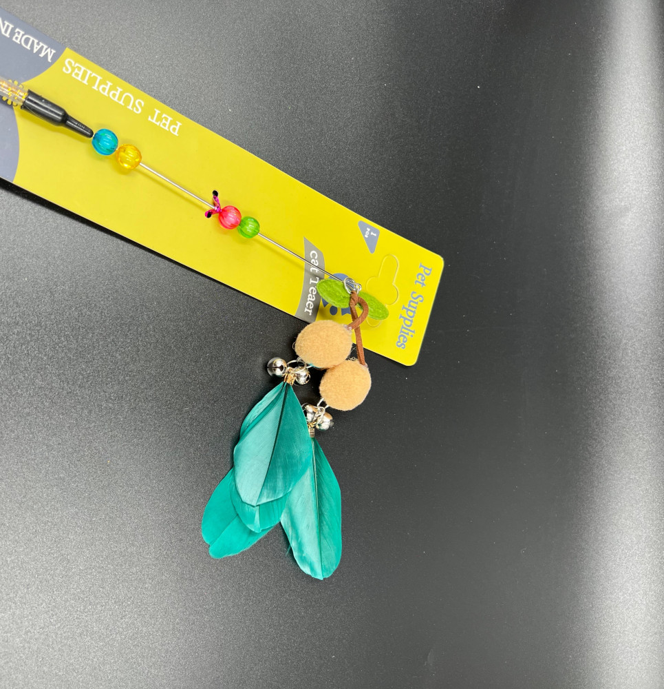 سنارة قطط مع جرس  الوان متعدده