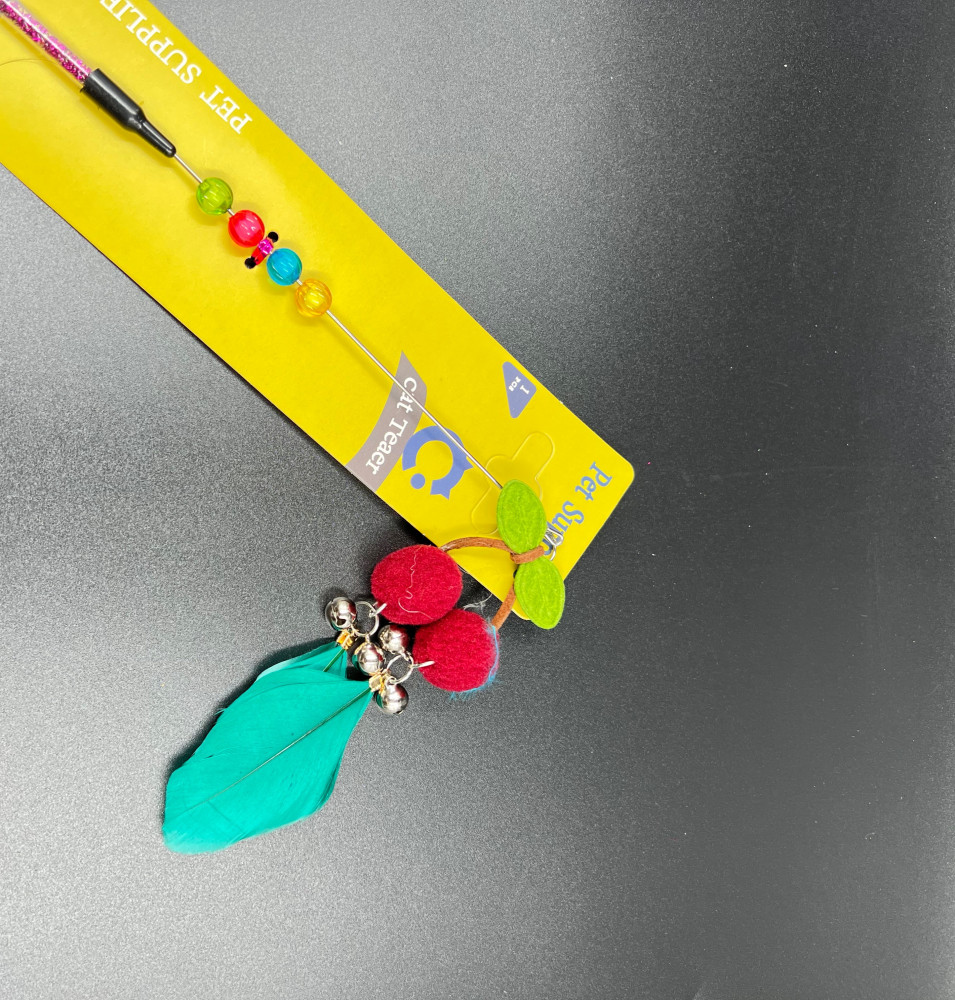 سنارة قطط مع جرس  الوان متعدده