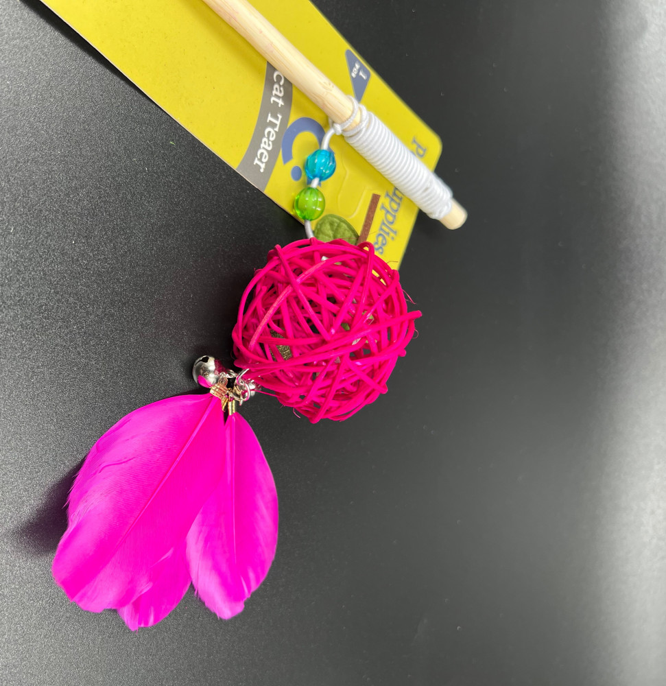 سنارة قطط كورة بريش مع جرس  الوان متعدده