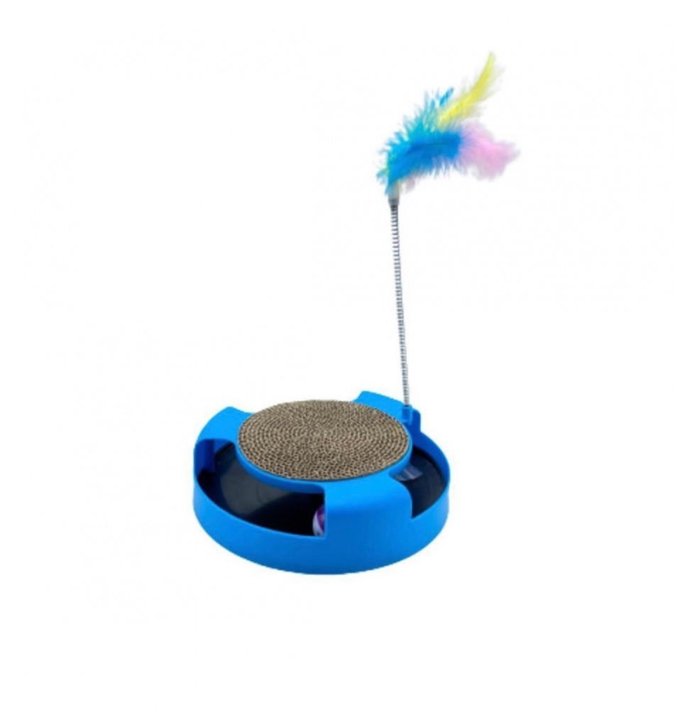 خداشة صغيرة مع لعبة كورة وريش