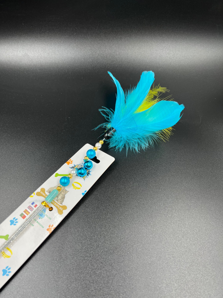 سنارة قطط بريش مع جرس  الوان متعدده