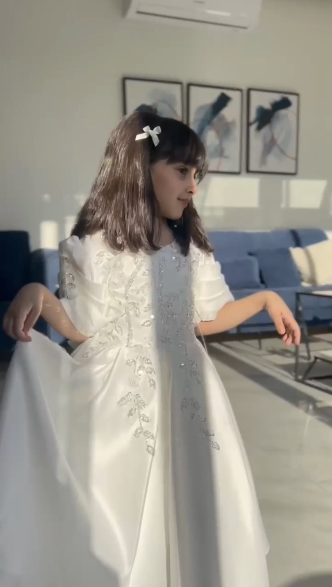 فستان سهرة بناتي تصميم أنيق باللون الأبيض مع تطريز فاخر - 805