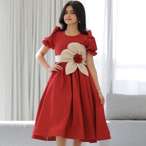 فستان بناتي أحمر بورده كبيره على الخصر - 916 فستان بناتي أحمر بورده كبيره على الخصر - 916