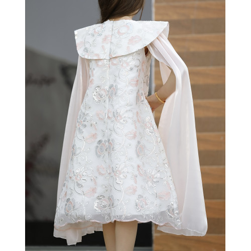 فستان بناتي سبور فراشة - 929 - يوجد اختلاف بدرجة لون الجناح صورة توضيحية