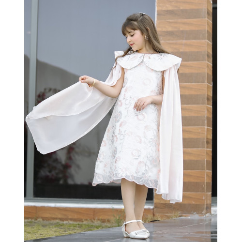 فستان بناتي سبور فراشة - 929 - يوجد اختلاف بدرجة لون الجناح صورة توضيحية