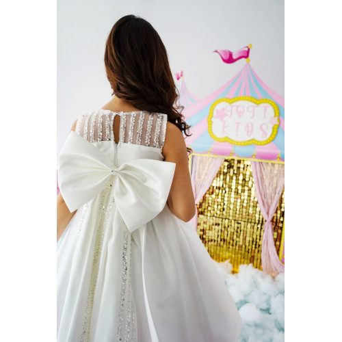 فستان بناتي سهرة إطلالة الأميرات ذيل مرصع وفيونكه من الخلف - M3570 فستان بناتي سهرة إطلالة الأميرات ذيل مرصع وفيونكه من الخلف - M3570