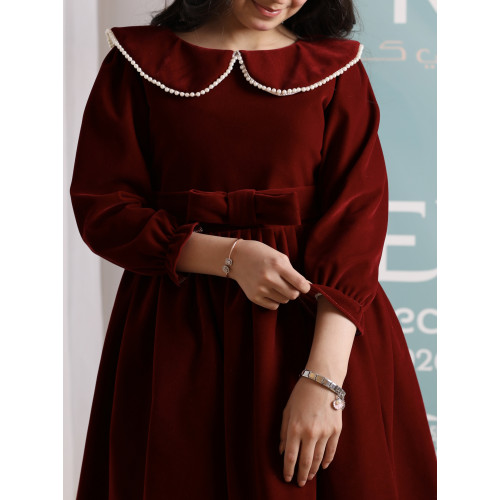 فستان بناتي مخمل عنابي بياقة لؤلؤ | فستان شتوي كلاسيكي - 1103 فستان بناتي مخمل عنابي بياقة لؤلؤ | فستان شتوي كلاسيكي - 1103