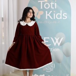 فستان بناتي مخمل بياقة ودانتيل | فستان شتوي كلاسيكي - 1110 فستان بناتي مخمل بياقة ودانتيل | فستان شتوي كلاسيكي - 1110
