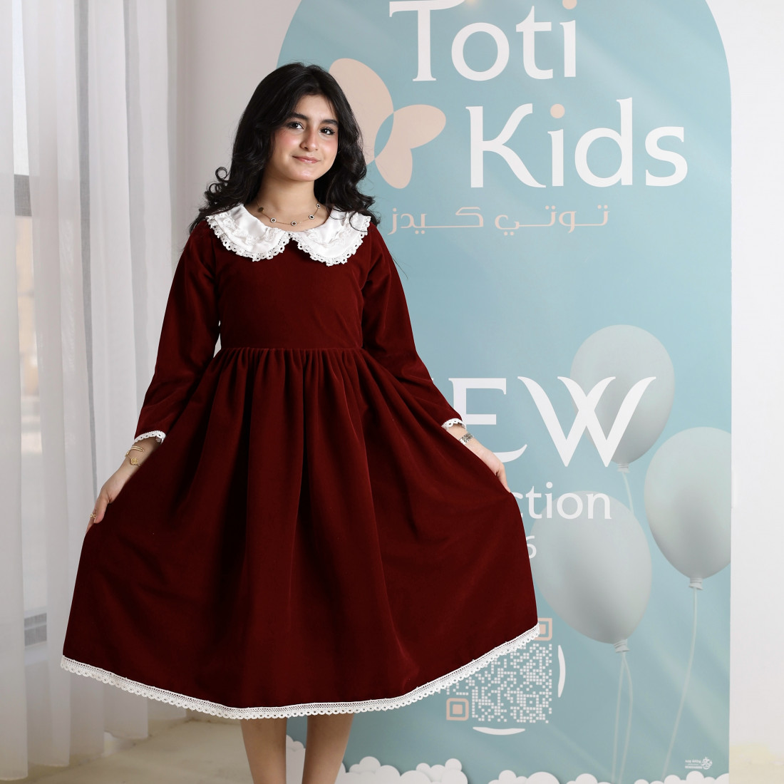 فستان بناتي مخمل بياقة ودانتيل | فستان شتوي كلاسيكي - 1110