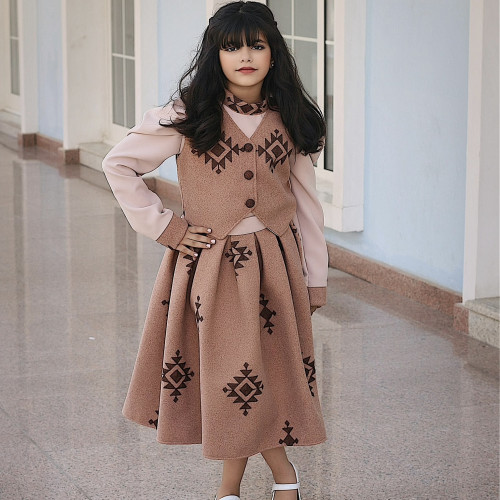 طقم تيور بناتي شتوي | سديري وتنورة بنقشة تراثية - M3772