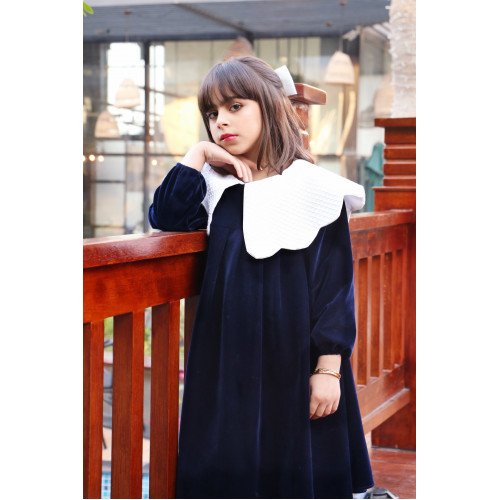 فستان بناتي مخمل كحلي بياقة منقوشة | أناقة شتوية راقية - 1115 فستان بناتي مخمل كحلي بياقة منقوشة | أناقة شتوية راقية - 1115