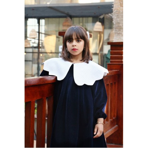 فستان بناتي مخمل كحلي بياقة منقوشة | أناقة شتوية راقية - 1115 فستان بناتي مخمل كحلي بياقة منقوشة | أناقة شتوية راقية - 1115