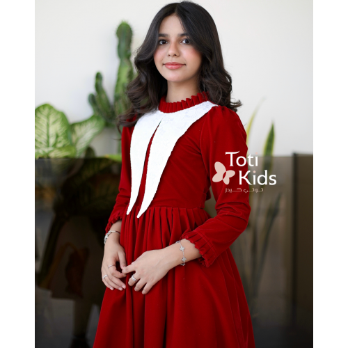 فستان بناتي مخمل أحمر بياقة كشكش | تصميم شتوي كلاسيكي - 1117 فستان بناتي مخمل أحمر بياقة كشكش | تصميم شتوي كلاسيكي - 1117