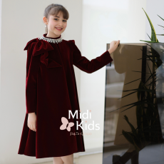 فستان بناتي مخمل عنابي جوخ | فيونكة كتف وإكسسوار رقبة فاخر - m3780