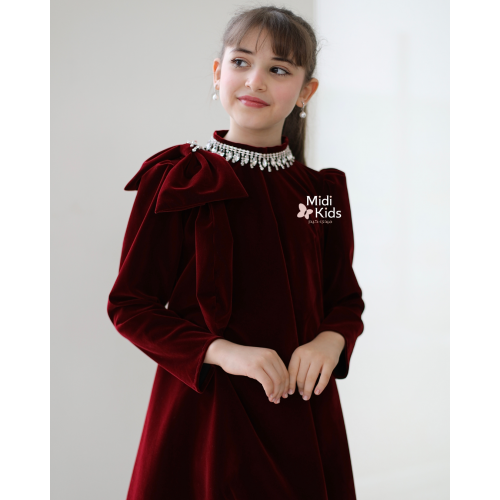 فستان بناتي مخمل عنابي جوخ | فيونكة كتف وإكسسوار رقبة فاخر - m3780