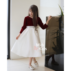 فستان بناتي مخمل عنابي | تصميم فاخر يزينه إكسسوار لامع - M3785