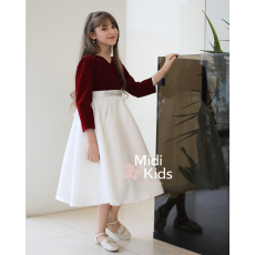 فستان بناتي مخمل عنابي | تصميم فاخر يزينه إكسسوار لامع - M3785