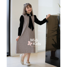 فستان شتوي تريكو فاخر | ياقة وأكمام مخمل أسود وإكسسوار لامع - M3799