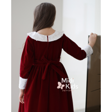 فستان مخمل عنابي فاخر | صدر أبيض وأكمام براقة لإطلالة استثنائية - M3786