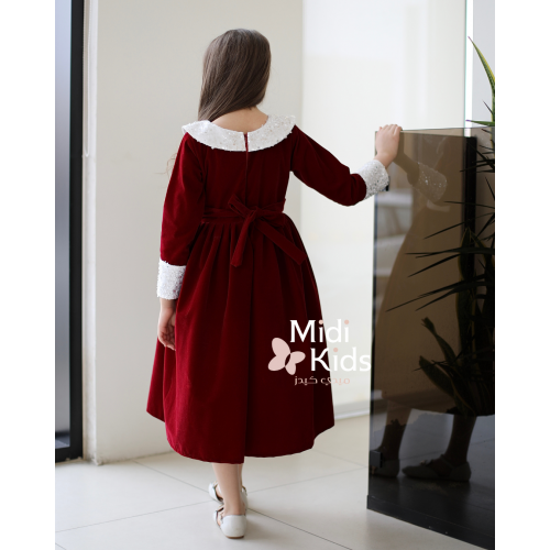 فستان مخمل عنابي فاخر | صدر أبيض وأكمام براقة لإطلالة استثنائية - M3786