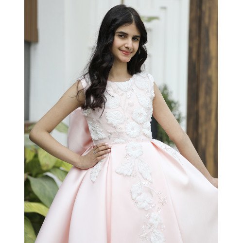 فستان بناتي خربزي بتطريز فاخر مكيادو | فستان بفيونكة خلفية كبيرة - M3761 فستان بناتي خربزي بتطريز فاخر مكيادو | فستان بفيونكة خلفية كبيرة - M3761