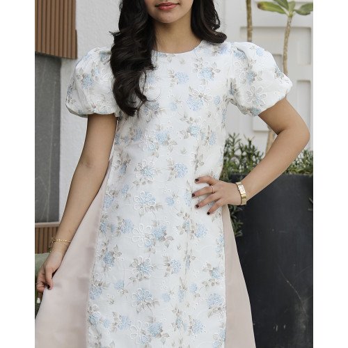 فستان بناتي بزهور سماوية وبيج | تصميم واسع بدون خصر - M3744