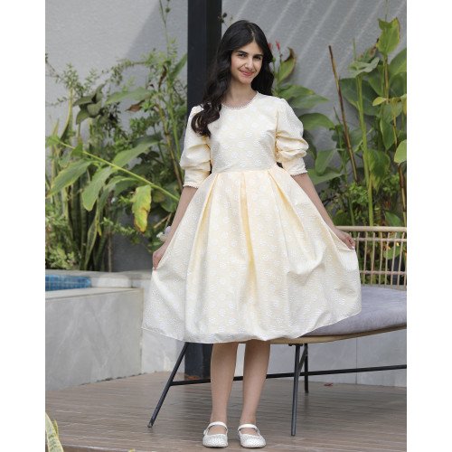 فستان بناتي أصفر مورد | تصميم ياقة وأكمام مرصعة بالفصوص - 1137 فستان بناتي أصفر مورد | تصميم ياقة وأكمام مرصعة بالفصوص - 1137