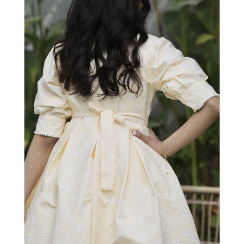 فستان بناتي أصفر مورد | تصميم ياقة وأكمام مرصعة بالفصوص - 1137