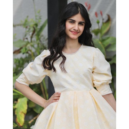 فستان بناتي أصفر مورد | تصميم ياقة وأكمام مرصعة بالفصوص - 1137