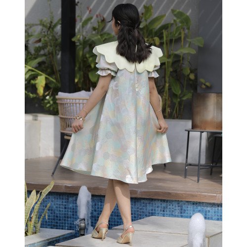 فستان بناتي سداسي ملون | تصميم مفتوح الخصر ودلعة صفراء - 1182