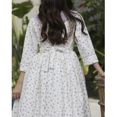 فستان بناتي زهور بنفسجي بقطعة صدر طبقات مطرزة وأزرار | نسمات الخزامى - 1141