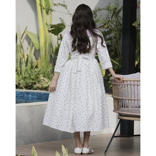 فستان بناتي زهور بنفسجي بقطعة صدر طبقات مطرزة وأزرار | نسمات الخزامى - 1141