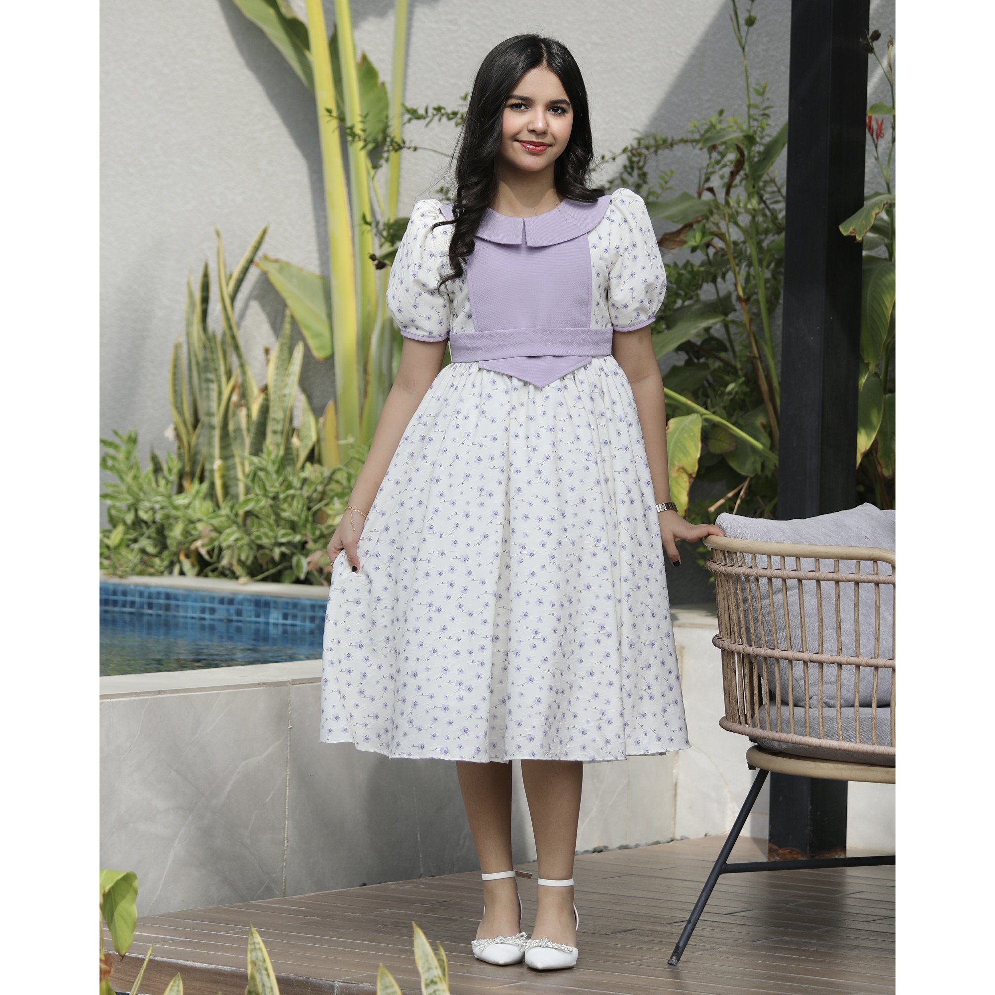 فستان بناتي زهور بنفسجي | تصميم بقطعة صدر منسدلة وحزام - 1140