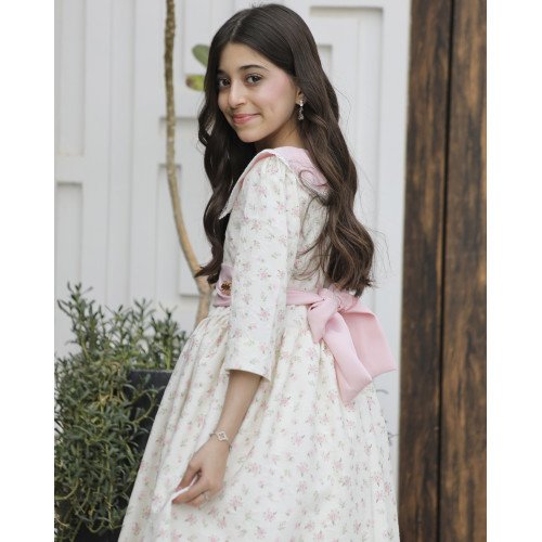 فستان بناتي زهور وردي بياقة دلعة وحزام أنيق | سحر الأنوثة في إطلالة أميرتك - 1153 فستان بناتي زهور وردي بياقة دلعة وحزام أنيق | سحر الأنوثة في إطلالة أميرتك - 1153