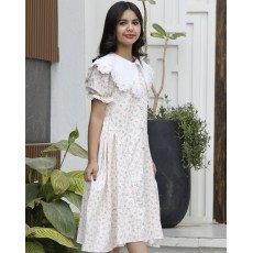 فستان بناتي مورد بياقة مرصعة وأزرار لؤلؤ | حديقة من الأناقة وبريق اللؤلؤ - 1181