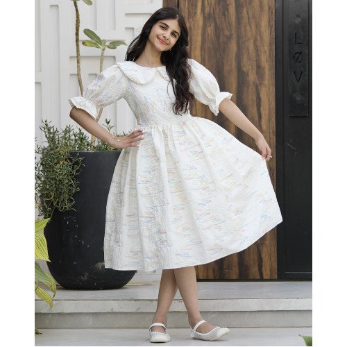 فستان بناتي ملكي مستوحى من المهرجانات | تصميم خطوط ملونة وخصر مرصع - 1144 فستان بناتي ملكي مستوحى من المهرجانات | تصميم خطوط ملونة وخصر مرصع - 1144