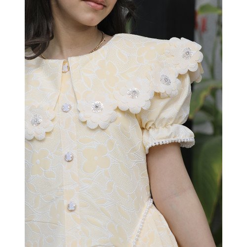 فستان بناتي أصفر مشجر | ياقة وأزرار مرصعة بالفصوص - 1136 فستان بناتي أصفر مشجر | ياقة وأزرار مرصعة بالفصوص - 1136