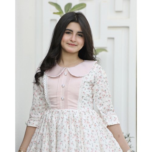 فستان بناتي زهور وردي بقطعة صدر مطرزة بالكلفة - 1190