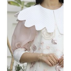 فستان بناتي مطرز بأكمام شفافة | ياقة بيضاء ملكية - 1142 فستان بناتي مطرز بأكمام شفافة | ياقة بيضاء ملكية - 1142