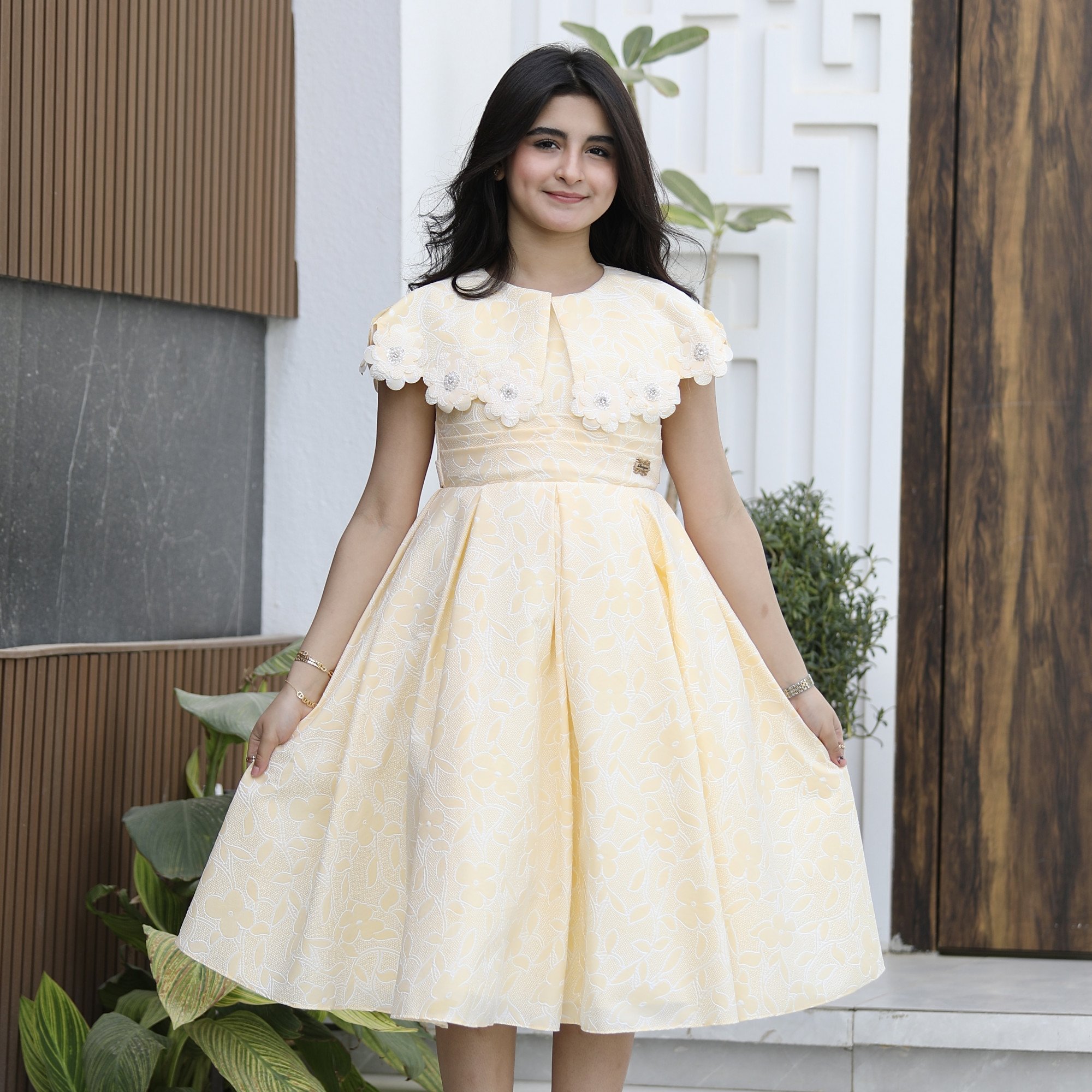 فستان بناتي أصفر مشجر | خصر بطبقات ورقبة مرصعة بالفصوص - 1133