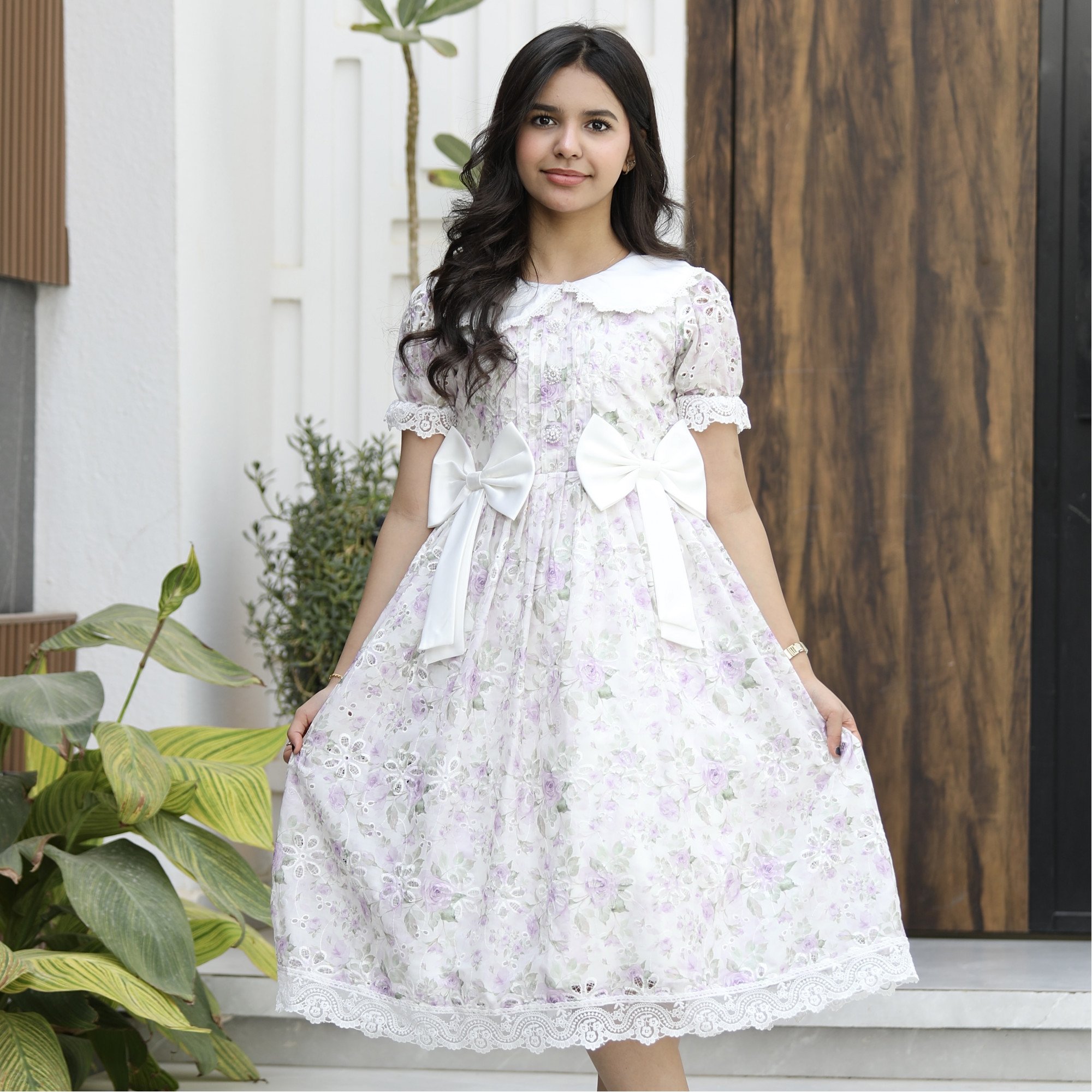 فستان بناتي ورود زهرية بفيونكات خصر وأزرار مرصعة - M3735