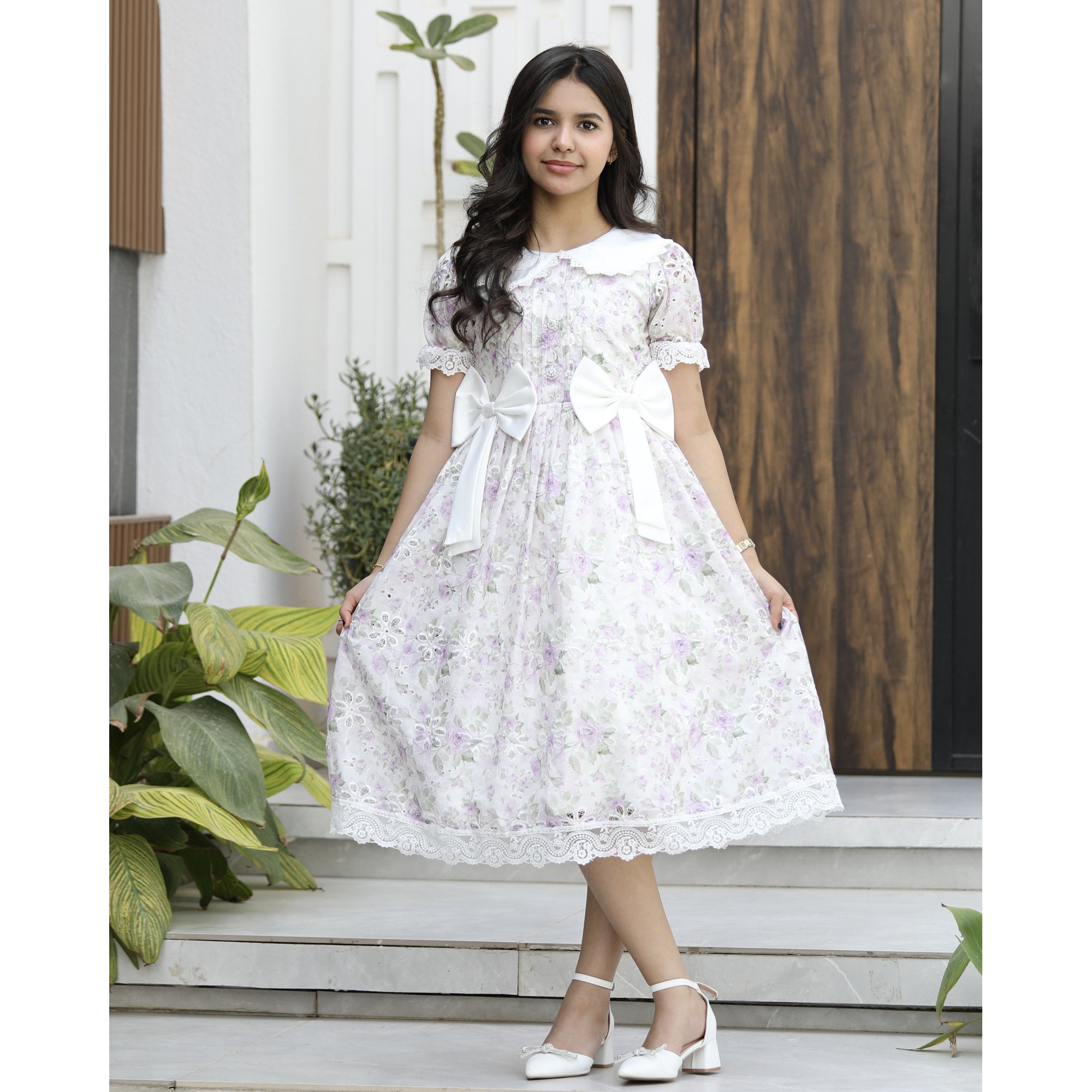 فستان بناتي ورود زهرية بفيونكات خصر وأزرار مرصعة - M3735