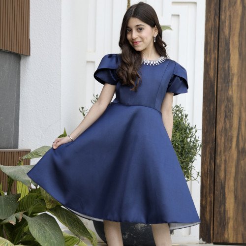 فستان بناتي سهرة ميكادو كحلي باكسسوار رقبة وأكمام مبتكرة - m3797 فستان بناتي سهرة ميكادو كحلي باكسسوار رقبة وأكمام مبتكرة - m3797