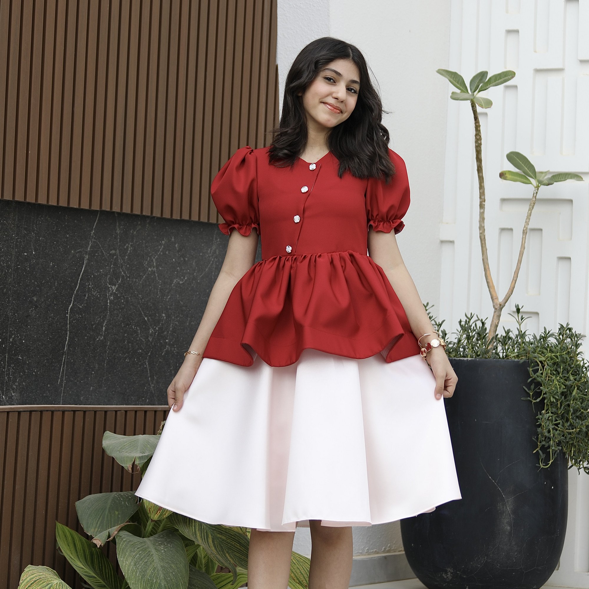 فستان بناتي أحمر بقصة بيبلوم وردي فاتح | تصميم أزرار زينة - 1163