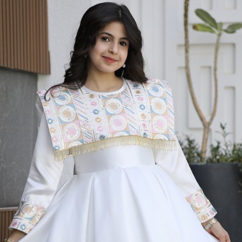 فستان بناتي ميكادو بتطريز دلعة ملونة وذيل طويل مطرز - m3802 فستان بناتي ميكادو بتطريز دلعة ملونة وذيل طويل مطرز - m3802