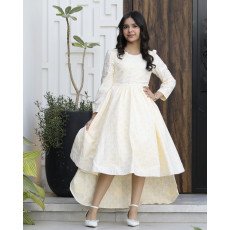 فستان بناتي أصفر مرصع باللؤلؤ والورود | قصة هاي لو مع ذيل - 1185 فستان بناتي أصفر مرصع باللؤلؤ والورود | قصة هاي لو مع ذيل - 1185